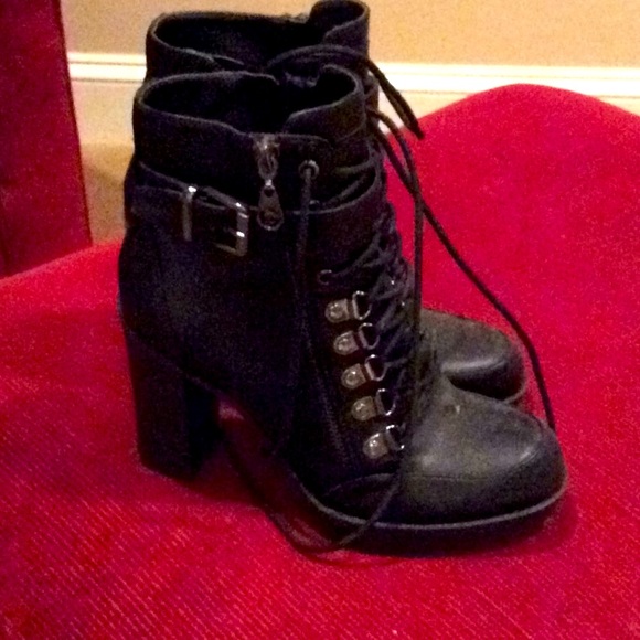 Platform booties - Picture 3 of 3